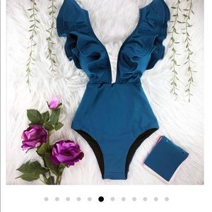 Women’s swimsuit One piece size Small